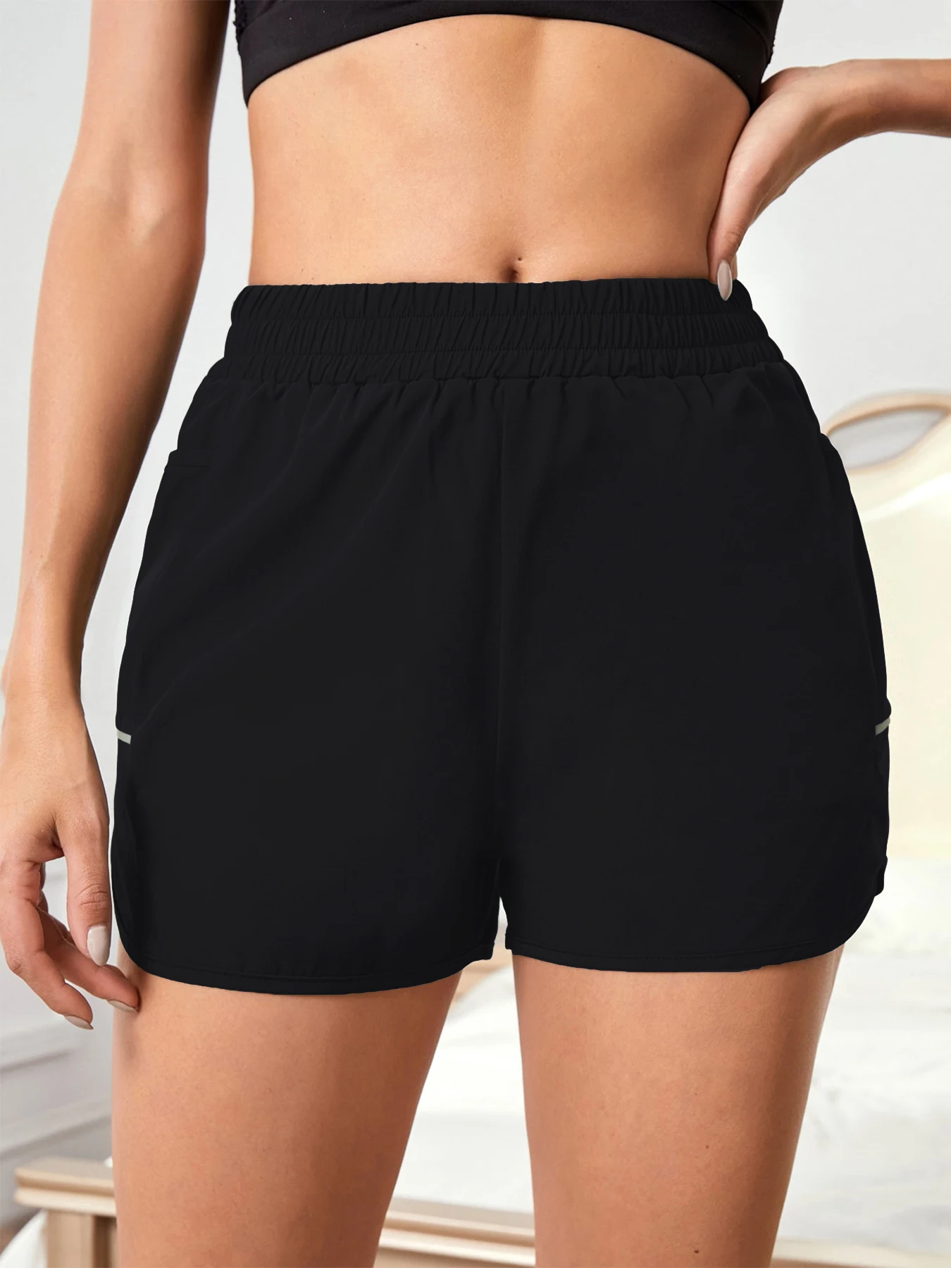 Women's New Shorts with Mobile Phone Pocket, Elastic Waist, Sports Belt, Reflective Strips, Casual Fashion Sports Shorts