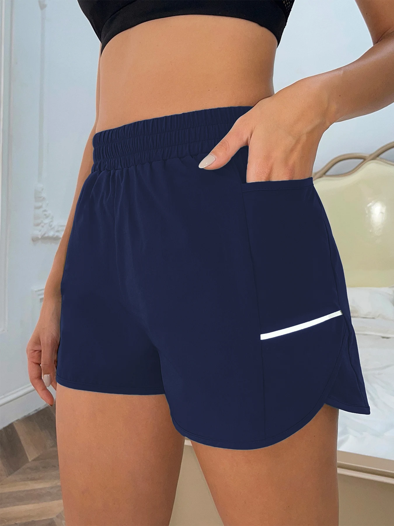 Women's New Shorts with Mobile Phone Pocket, Elastic Waist, Sports Belt, Reflective Strips, Casual Fashion Sports Shorts
