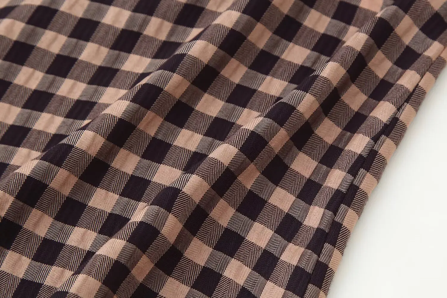 KONDALA Vintage Modern Plaid Streetwear Floral Lace Long Skirt Folds Elegant Fashion 2026 Spring Chic Brown A-Line Female Skirt