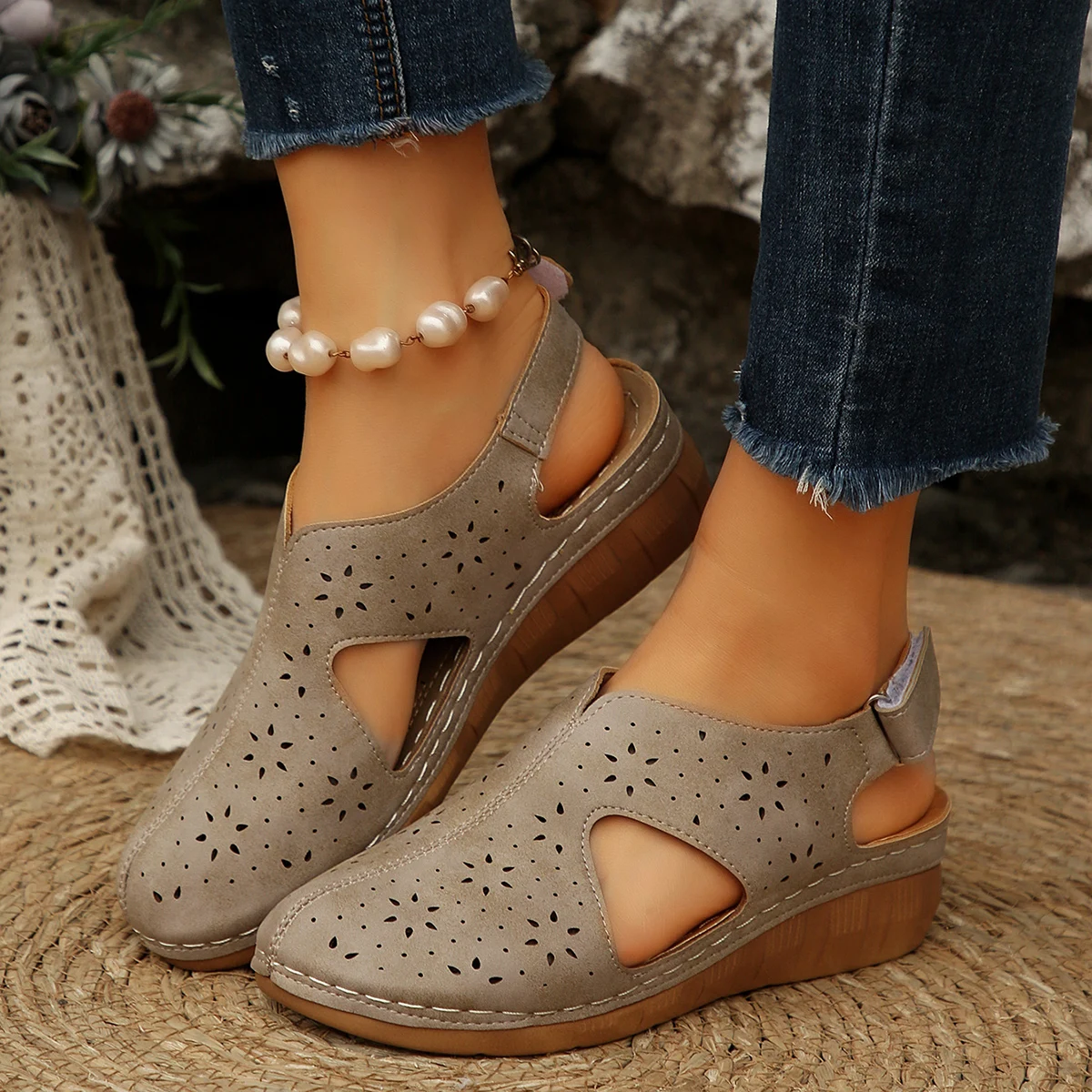 New Fashion Designer Summer Women Sandals Relaxation Fashion Hollow Out Comfort Ventilate Handiness Sandbeach Sandal