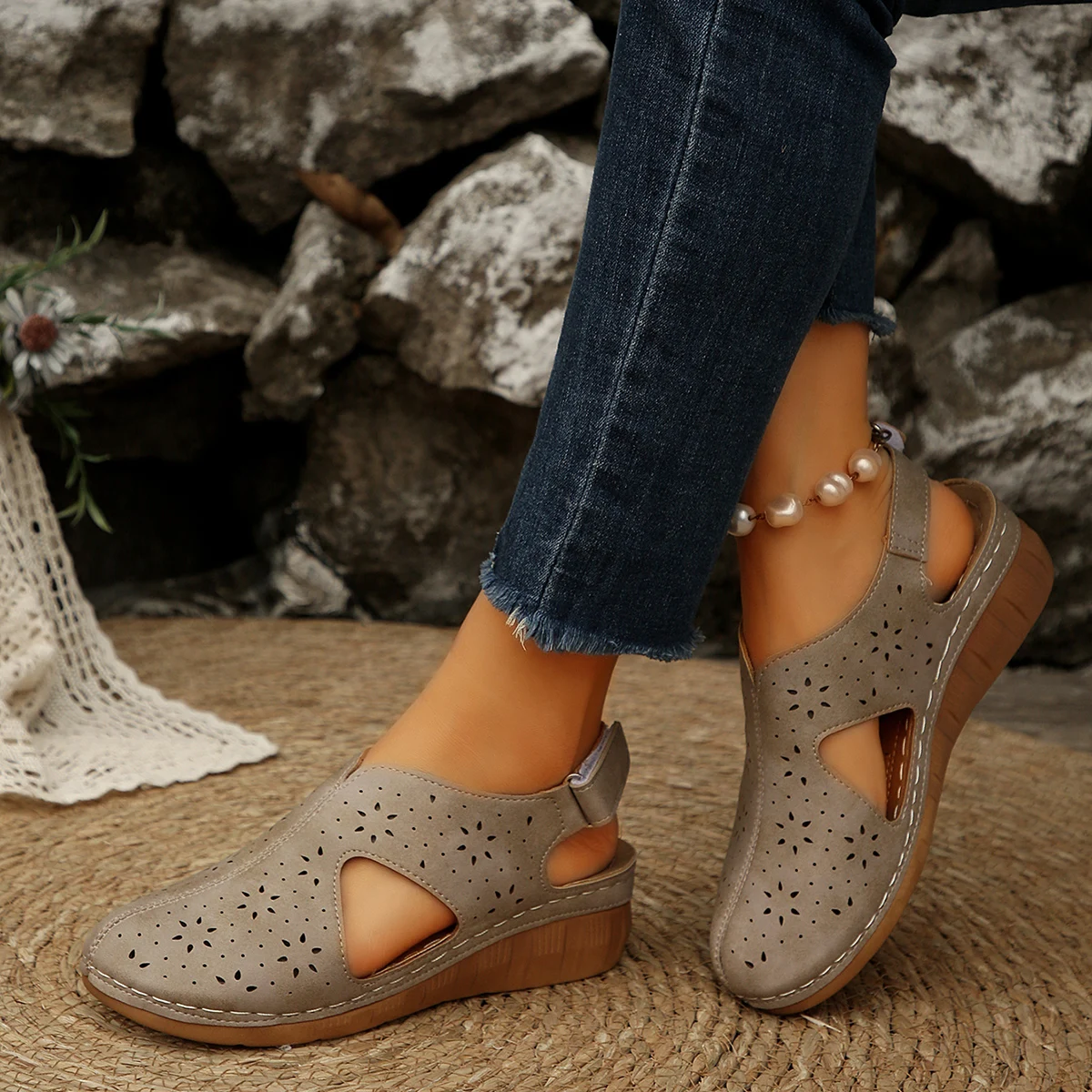 New Fashion Designer Summer Women Sandals Relaxation Fashion Hollow Out Comfort Ventilate Handiness Sandbeach Sandal
