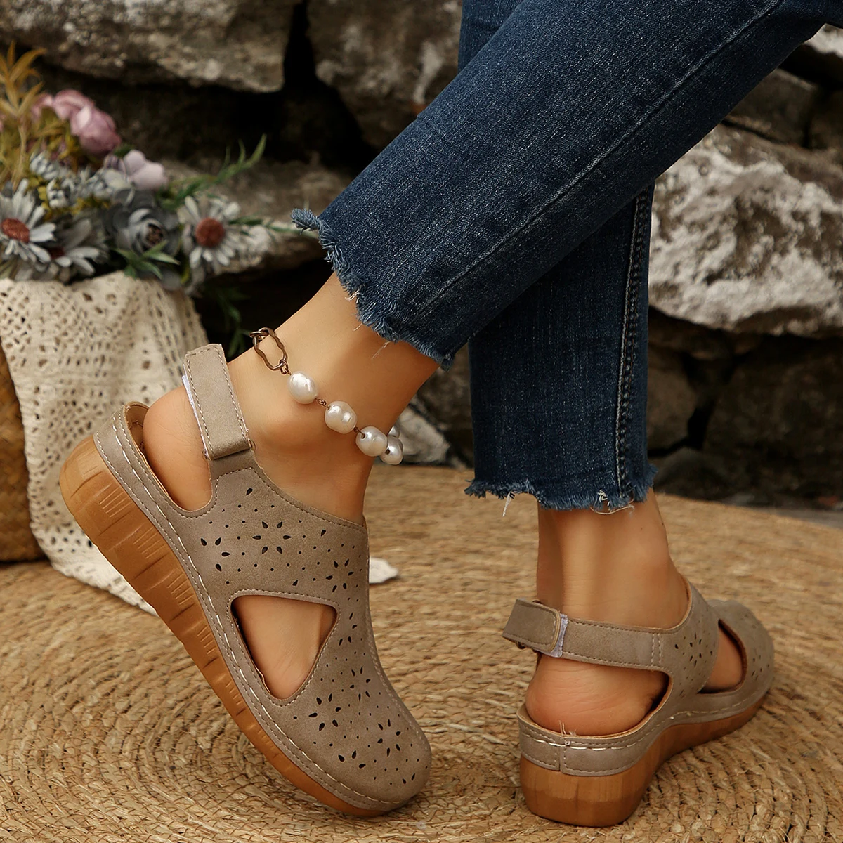 New Fashion Designer Summer Women Sandals Relaxation Fashion Hollow Out Comfort Ventilate Handiness Sandbeach Sandal