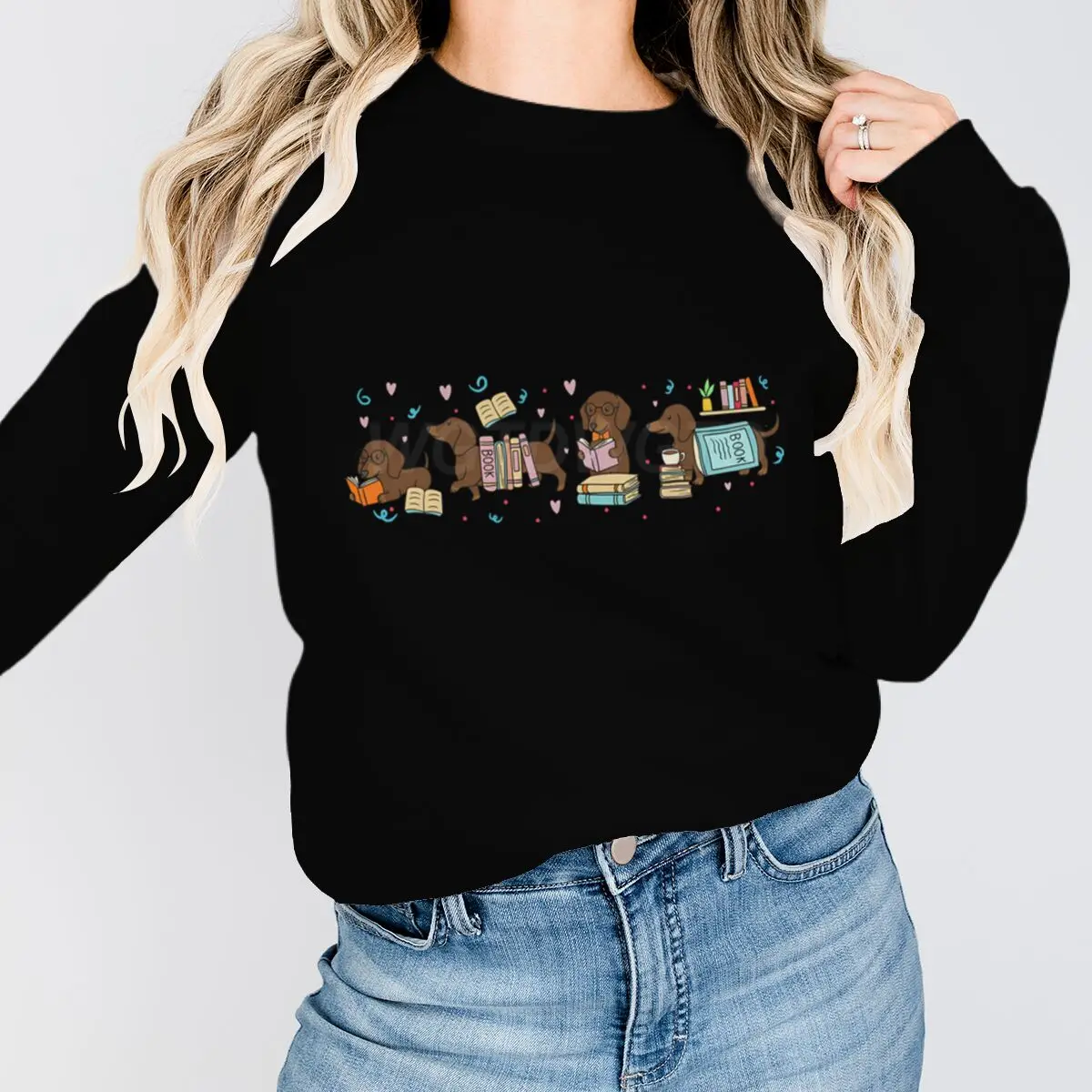 Womens Dachshund Book Lover Graphic Sweatshirts Book Lover Gift Long Sleeve Pullover Top Cute Wiener Dog Sweatshirts Tops