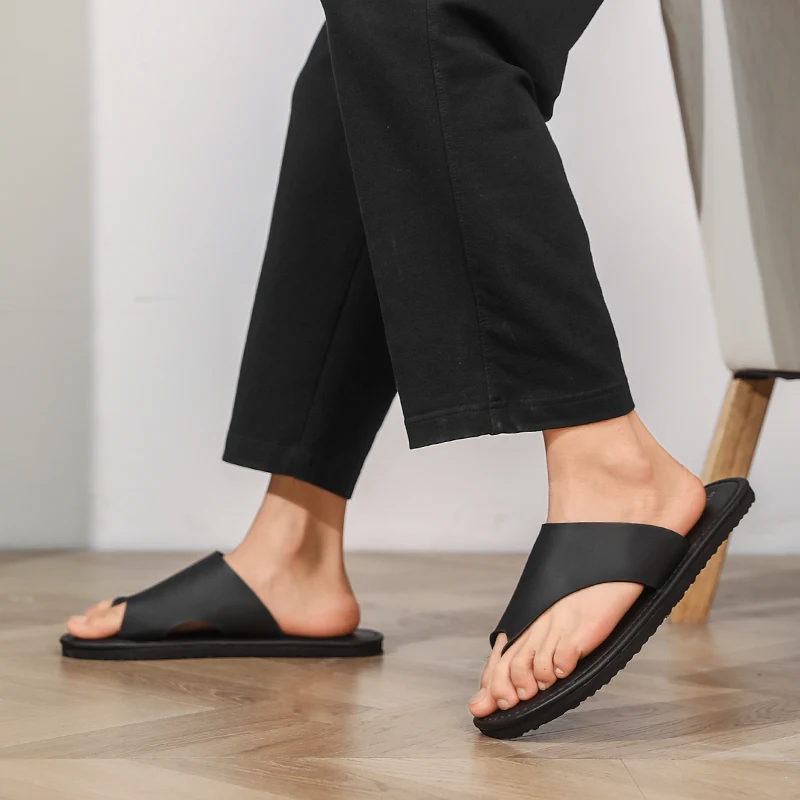 High Quality Mens Slippers Fashion Flip Flops Leather Breathable Sandals Non-slip Casual Footwear Lightweight Clogs Roman Flats