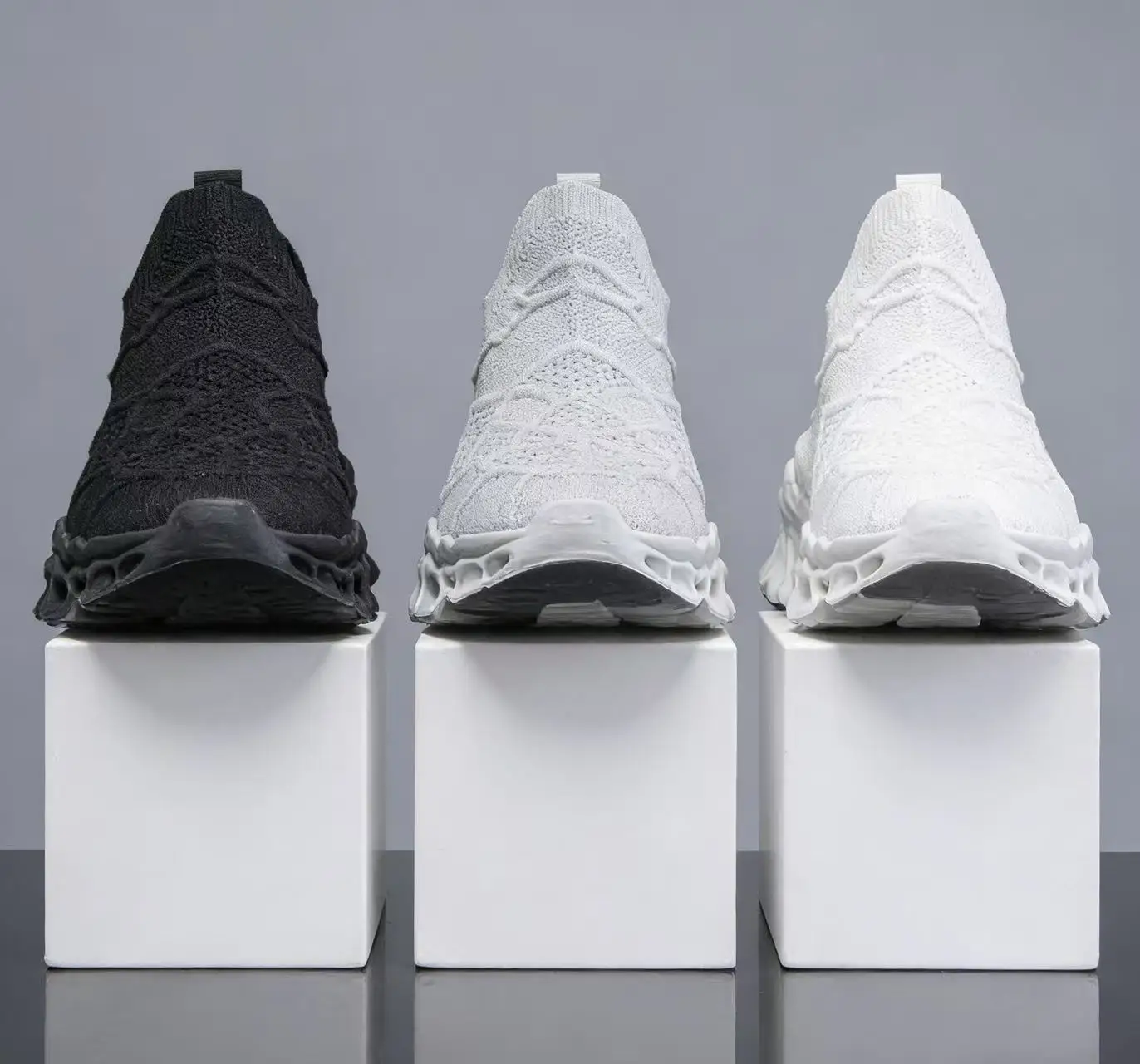 Men's Stylish Lightweight Casual Sneakers New Style Mesh Breathable Blade Sole Comfortable Fashionable Men's Footwear