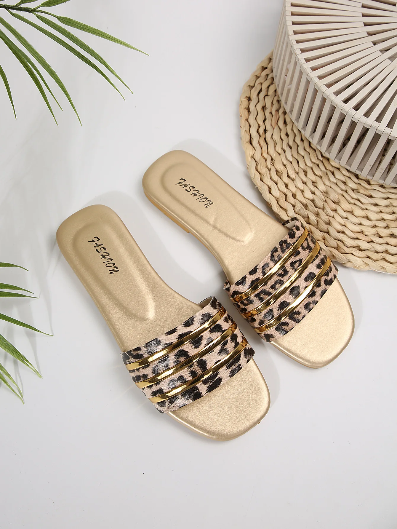 Women's Shoes, Ladies' Fashionable Slippers, Classic and Versatile, Metal-Decorated Square-Toe Flat Sandals, Leopard Print