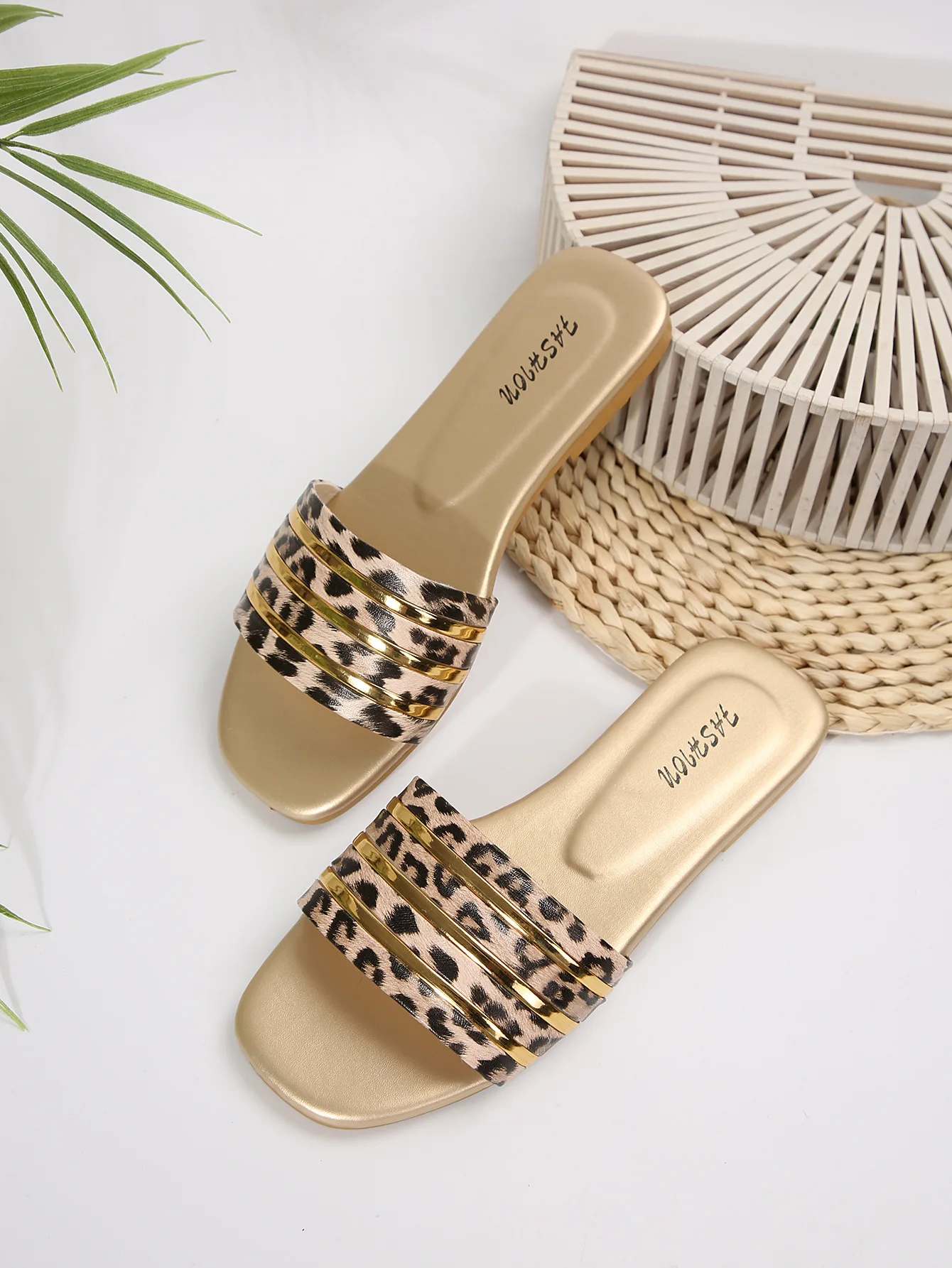 Women's Shoes, Ladies' Fashionable Slippers, Classic and Versatile, Metal-Decorated Square-Toe Flat Sandals, Leopard Print