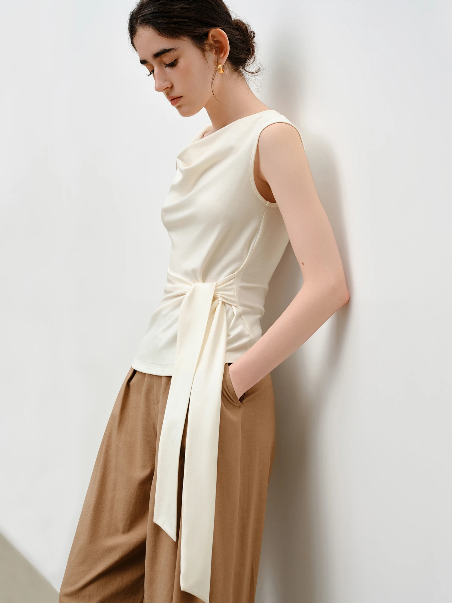ZIQIAO 2026 Summer Women's Draped Neck Sleeveless Knit Top - Elegant Textured Design Casual Blouse for Daily and Summer Wear