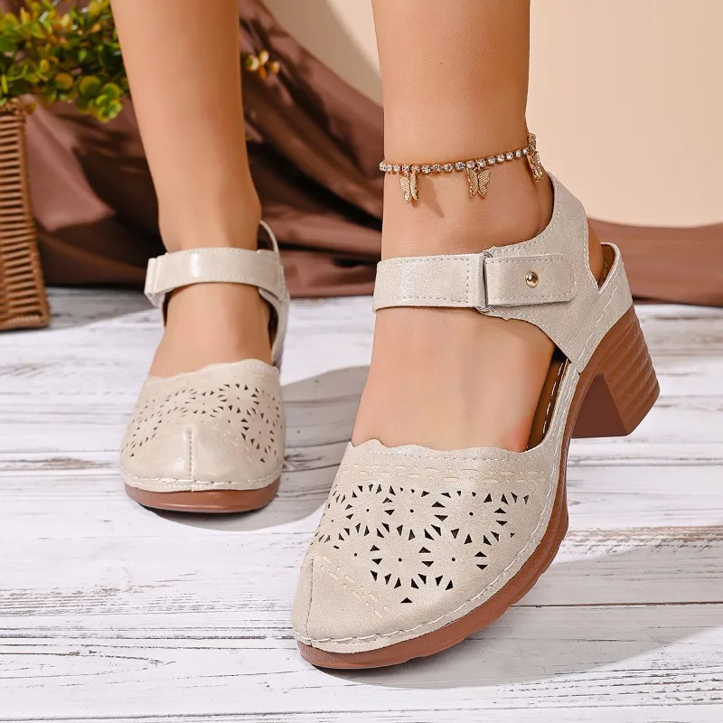 Size 36-43 Summer New Plus-Size Women's Sandals, Chunky Heel, Casual Closed-Toe, Breathable and Lightweight, Buckle Sandals