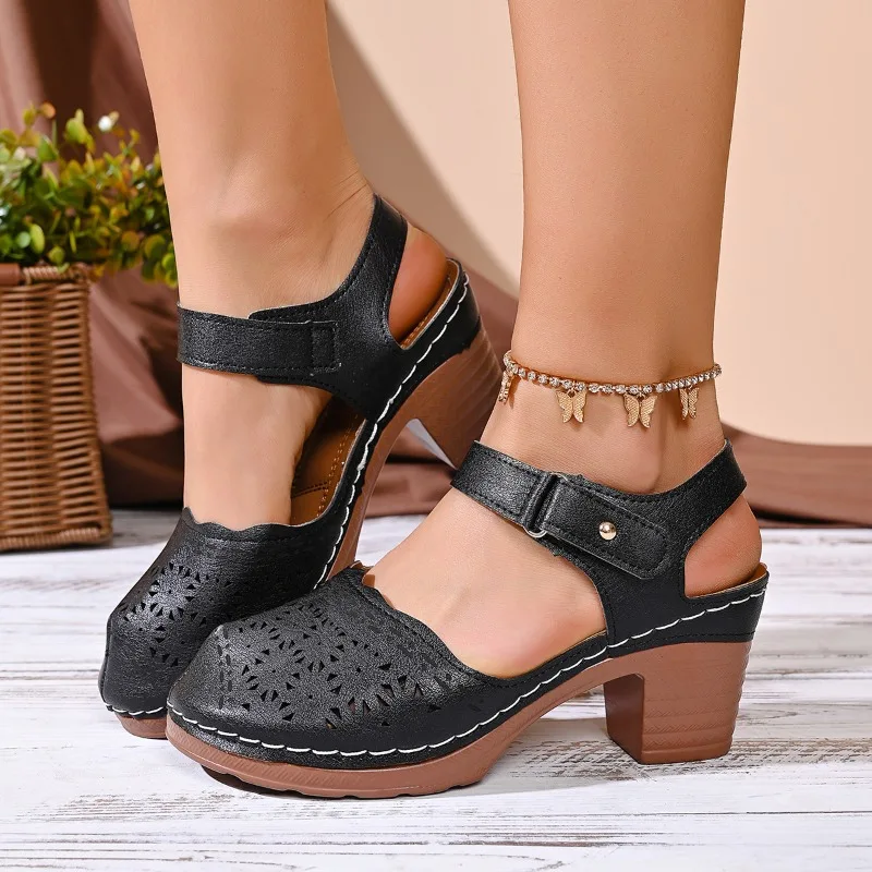Size 36-43 Summer New Plus-Size Women's Sandals, Chunky Heel, Casual Closed-Toe, Breathable and Lightweight, Buckle Sandals