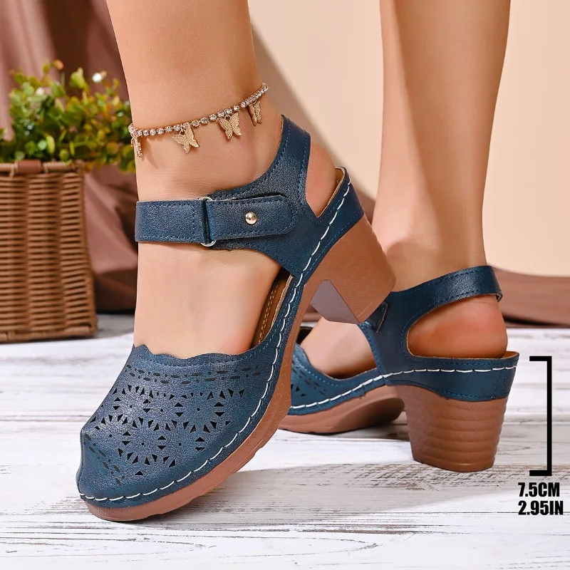 Size 36-43 Summer New Plus-Size Women's Sandals, Chunky Heel, Casual Closed-Toe, Breathable and Lightweight, Buckle Sandals