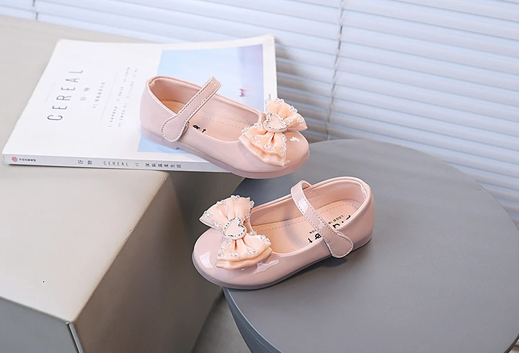 2026 Water Diamond Love Bow Cute and Sweet Kid's Shoes Fashionable Versatile Comfortable Single Shoes Simple Children's Shoes