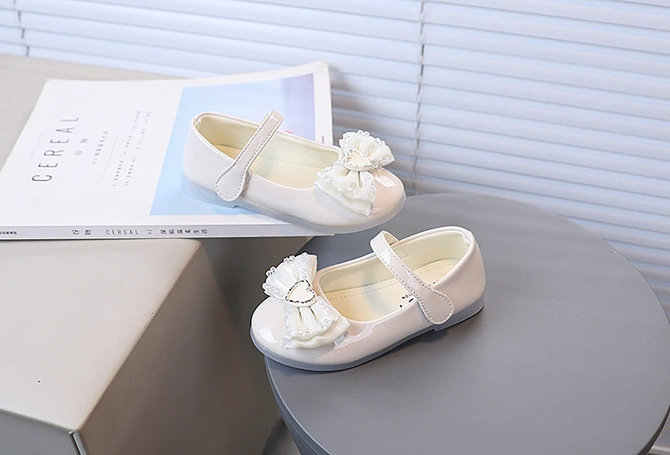 2026 Water Diamond Love Bow Cute and Sweet Kid's Shoes Fashionable Versatile Comfortable Single Shoes Simple Children's Shoes