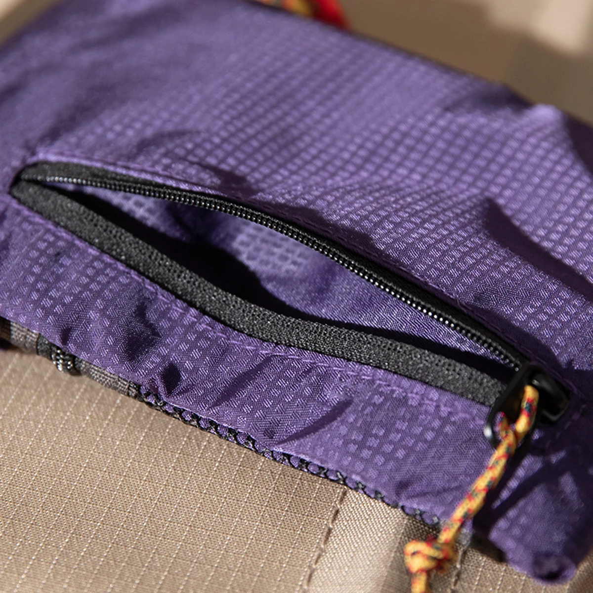 Color-Blocking Crossbody Phone Bag, Fashionable Dopamine Bag for Travel, Multi-Functional Casual Commuting Shoulder Bag, Small Tissue Bag