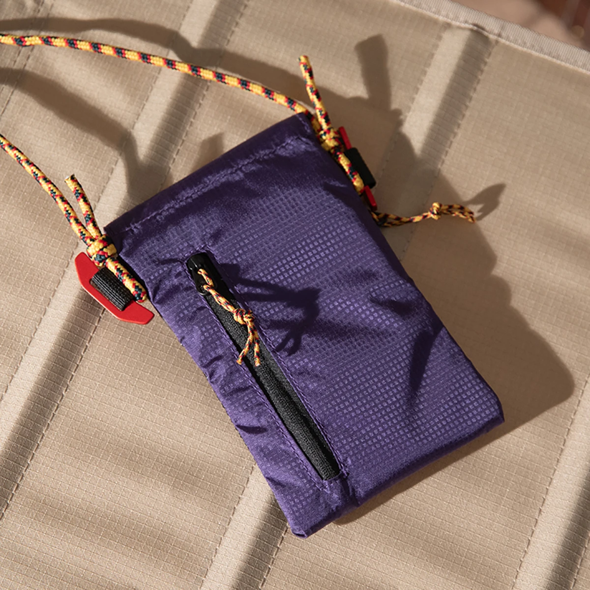 Color-Blocking Crossbody Phone Bag, Fashionable Dopamine Bag for Travel, Multi-Functional Casual Commuting Shoulder Bag, Small Tissue Bag