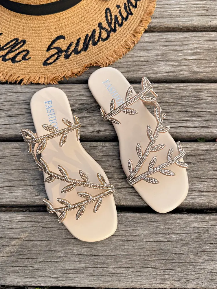 Fashionable Rhinestone Flat Bottom Sandals Women's Summer New Comfortable Slip-On Beach Slippers PU Material Casual Slippers