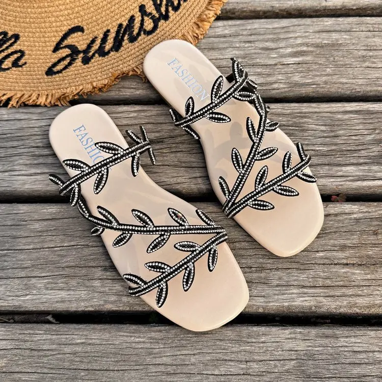 Fashionable Rhinestone Flat Bottom Sandals Women's Summer New Comfortable Slip-On Beach Slippers PU Material Casual Slippers