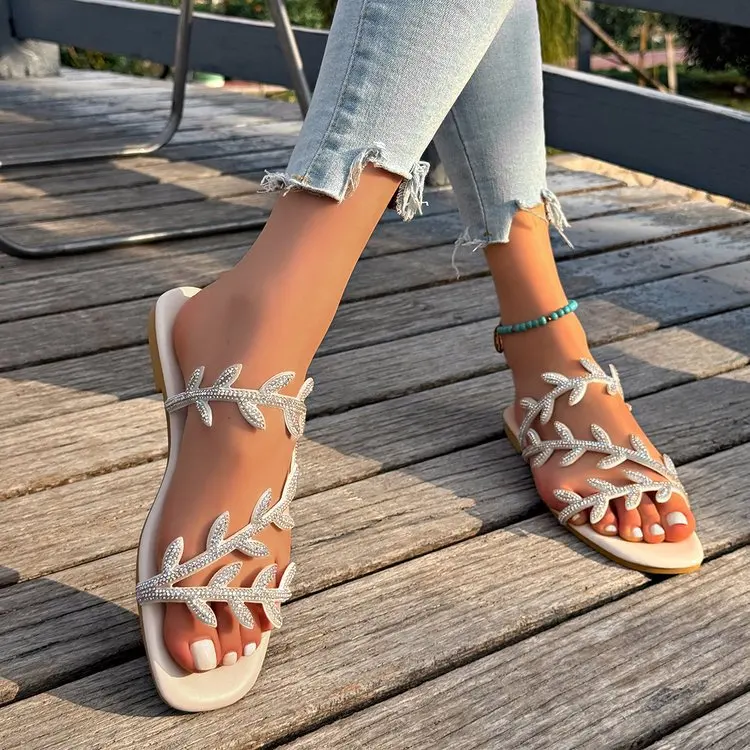 Fashionable Rhinestone Flat Bottom Sandals Women's Summer New Comfortable Slip-On Beach Slippers PU Material Casual Slippers