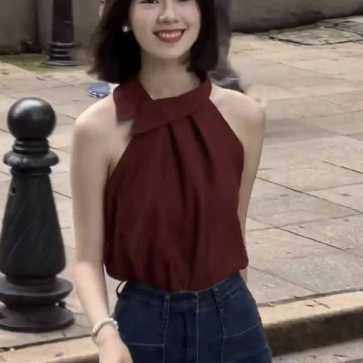 Elegant Halter Sleeveless Summer Top Women Casual Off shoulder T shirt Daily Outdoor Korean Chic Cropped Tank Top Solid color