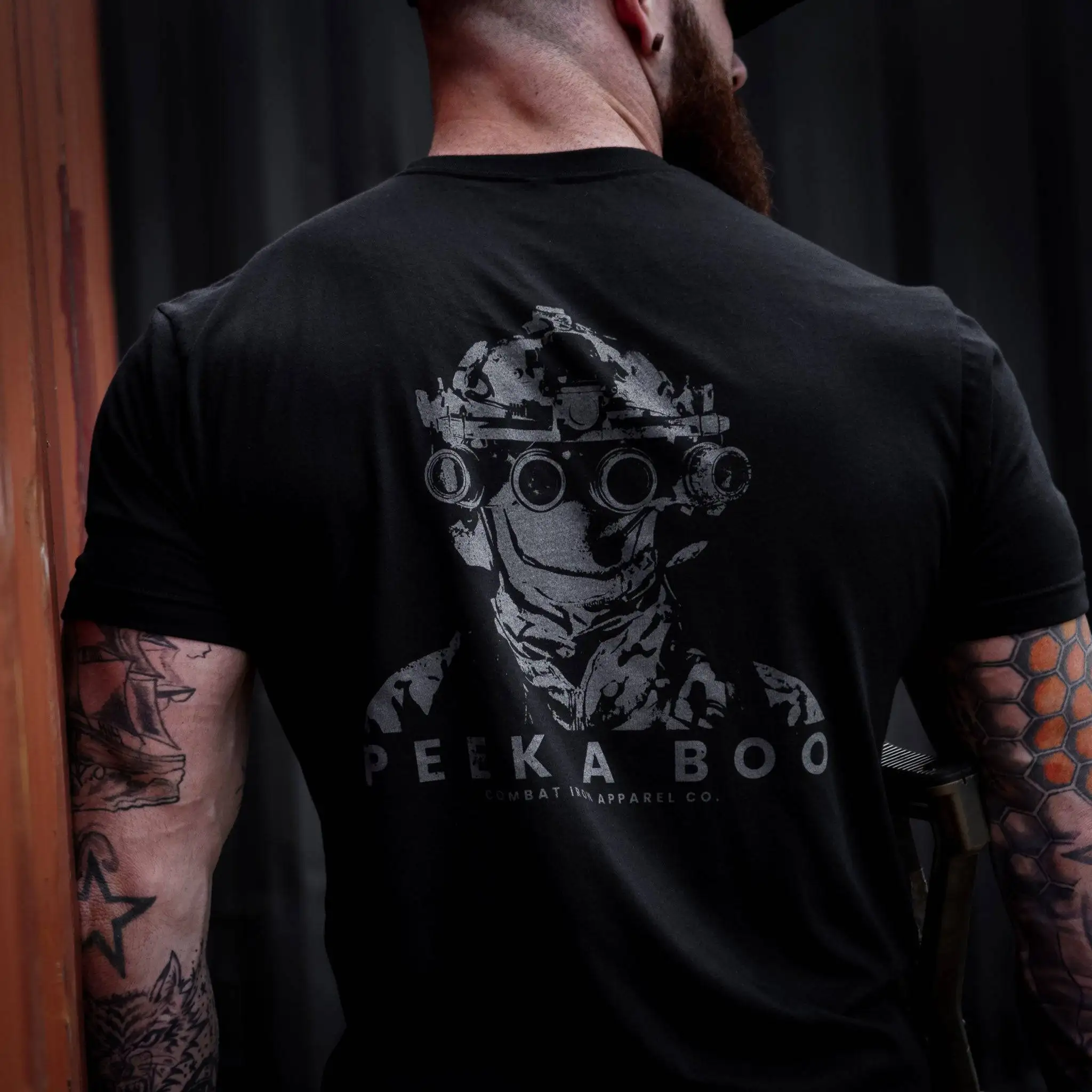 PEEK A BOO OPERATOR SKULL Men's T-Shirt - Combat Iron Military T-shirt - Suitable for Sports Wear Comfortable To Wear