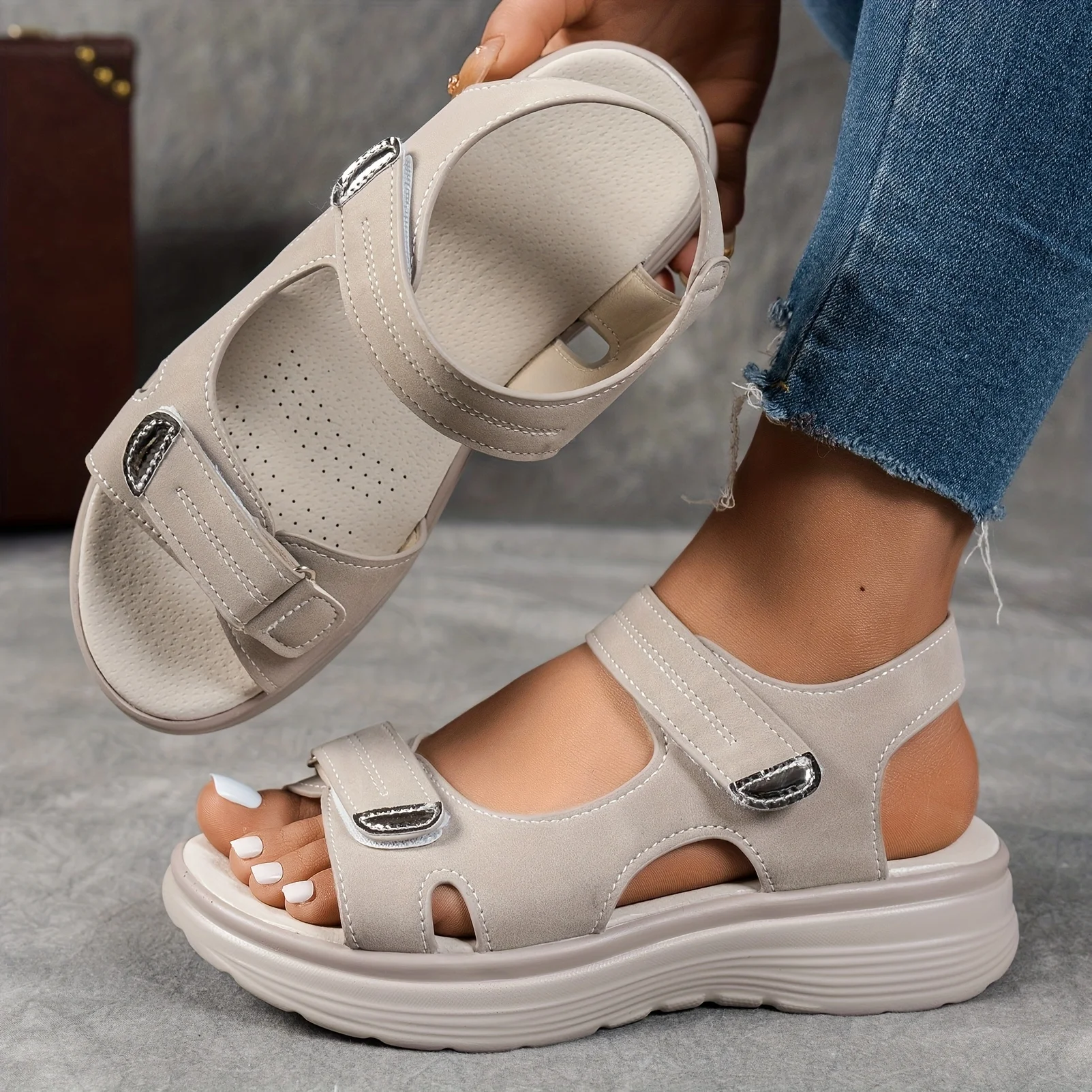 New Summer Casual Platform Sandals Women Comfortable Fashion Thick Sole Outdoor Sports Sandals Non Slip Wading Beach Shoes Women