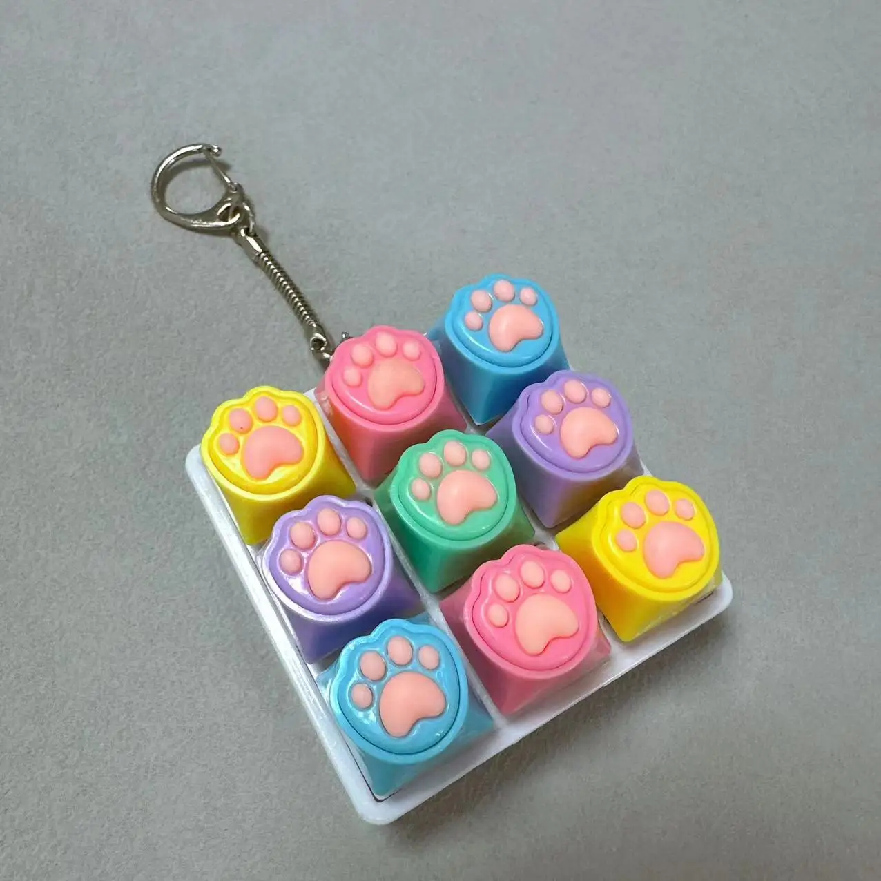 Cute Cat Claw Keychain 9 Keys Keyboard Decompression Keyring Clicker Button Stress Relief for Adult Office Anxiety Finger Keycap