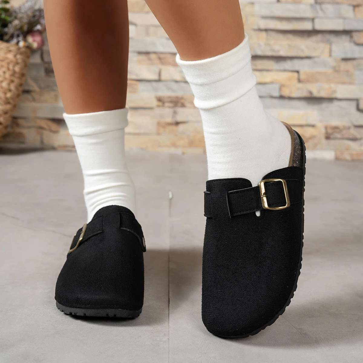 Large Size Fashionable Thick Bottom Slippers Retro Belt Buckle Easy Wear Outdoor Slippers round Toe Rubber Sole for Adults