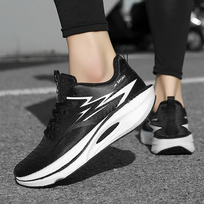 Plus Size Men's Sports Running Shoes Breathable and Lightweight Carbon Plate Women's Comfortable Sports Non-slip Shoes