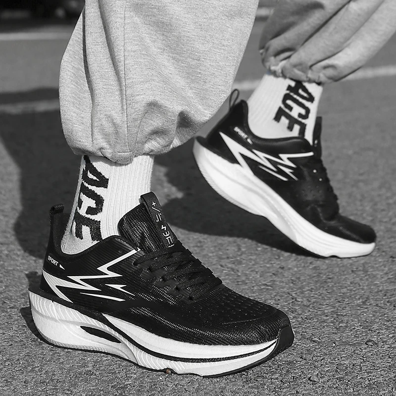 Plus Size Men's Sports Running Shoes Breathable and Lightweight Carbon Plate Women's Comfortable Sports Non-slip Shoes