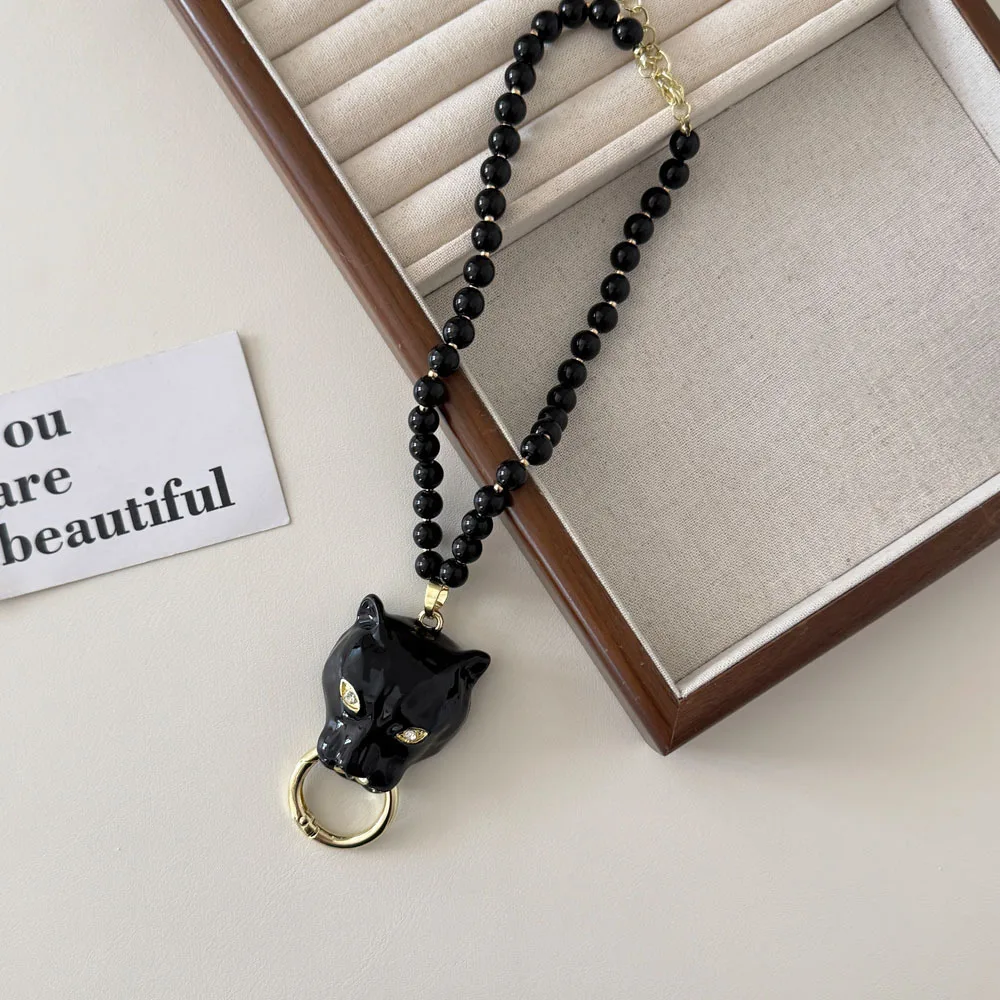 Elegant Enamel Leopard Pendant Necklace for Women Luxury High-End Queen Style Beaded Clavicle Chain Daily Party Accessory