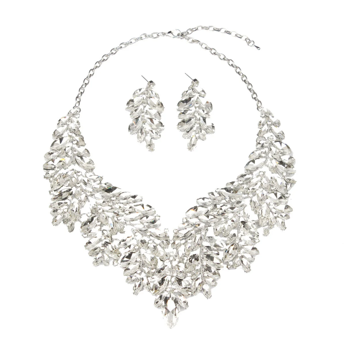 Luxurious artificial crystal necklace and earrings set for women's formal evening gown as a gift for the wife