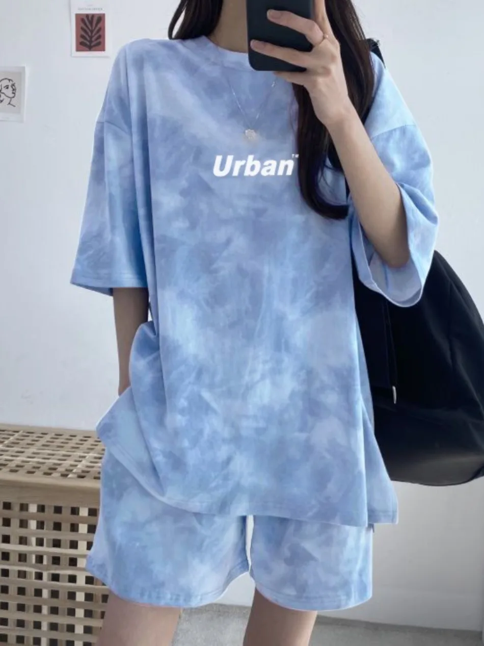 New in Summer Women's Tie Dye Workmanship Sportswear Set Short Sleeve Loose Wide Leg Shorts Casual Outfit Simple Two Piece Set