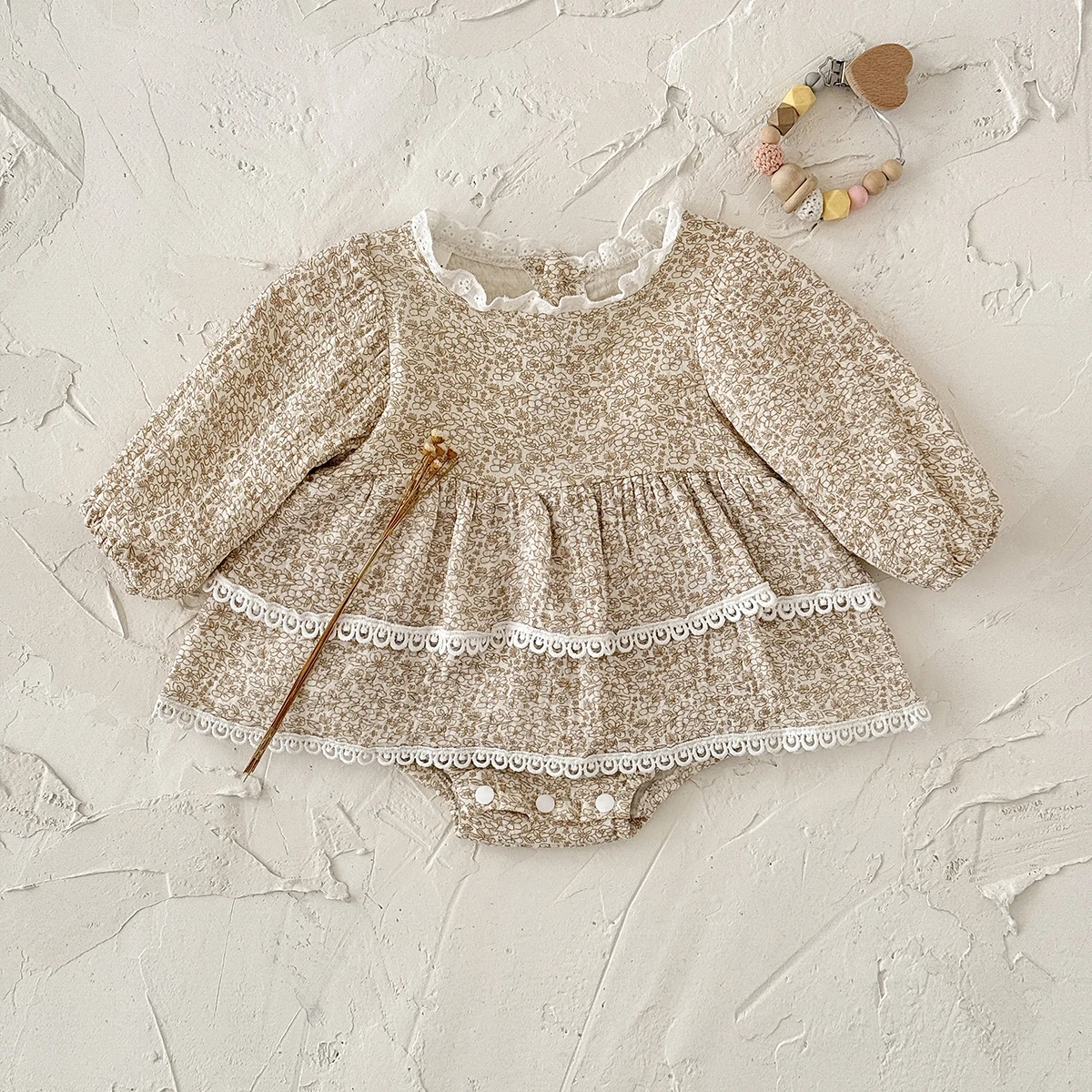 Summer 0-2 Years Old Baby Girls Baby Soft  Cool Beautiful Beige  Flower Skirt Dress Toddler Infant  One Piece Lace  Outfit  Suit