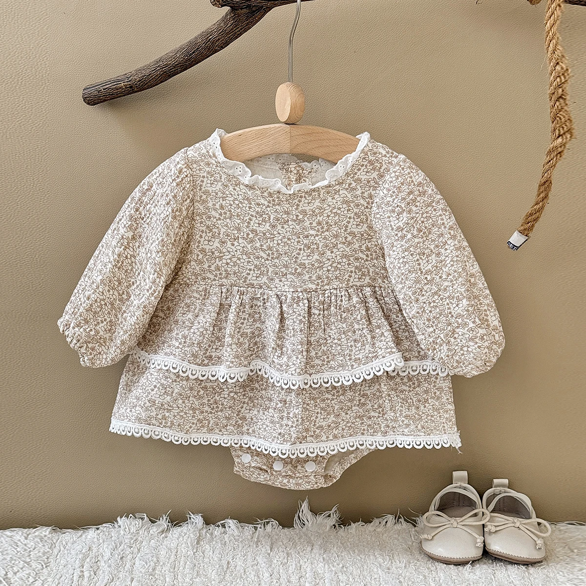 Summer 0-2 Years Old Baby Girls Baby Soft  Cool Beautiful Beige  Flower Skirt Dress Toddler Infant  One Piece Lace  Outfit  Suit