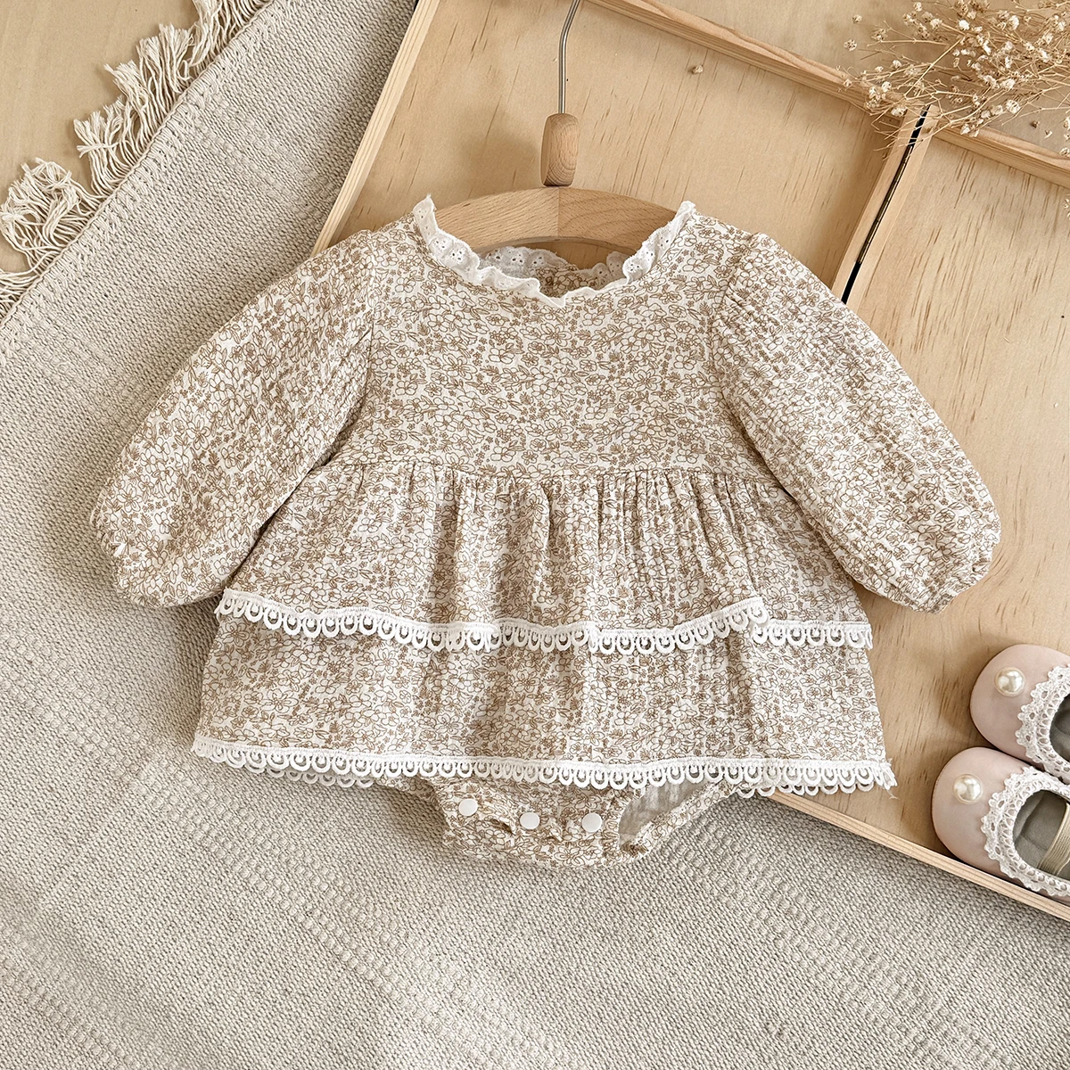 Summer 0-2 Years Old Baby Girls Baby Soft  Cool Beautiful Beige  Flower Skirt Dress Toddler Infant  One Piece Lace  Outfit  Suit