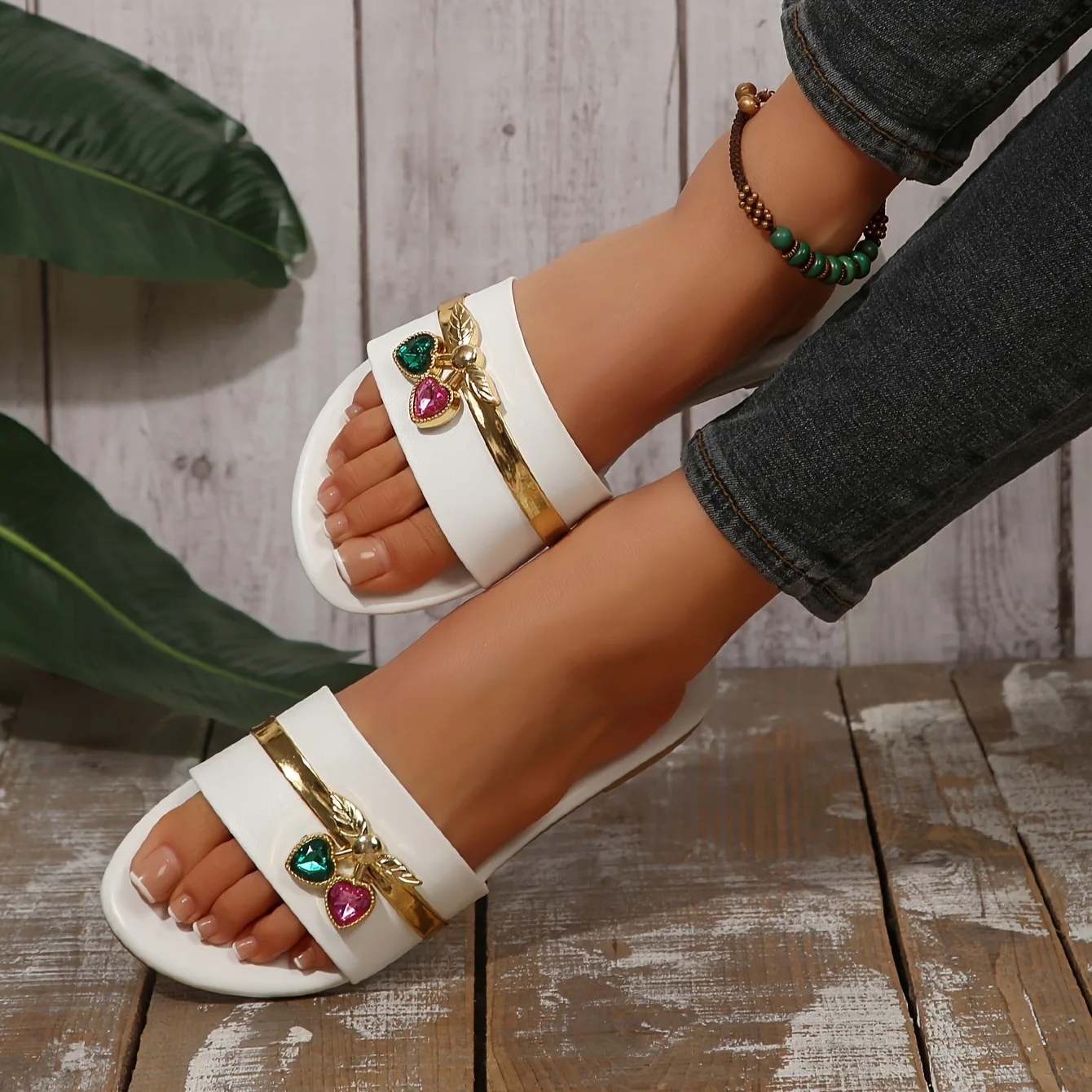 Women's Shoes New Fashion Slippers with Cherry Buckle, Versatile Solid Color Metal Decoration, Round-Toe Flat Sandals