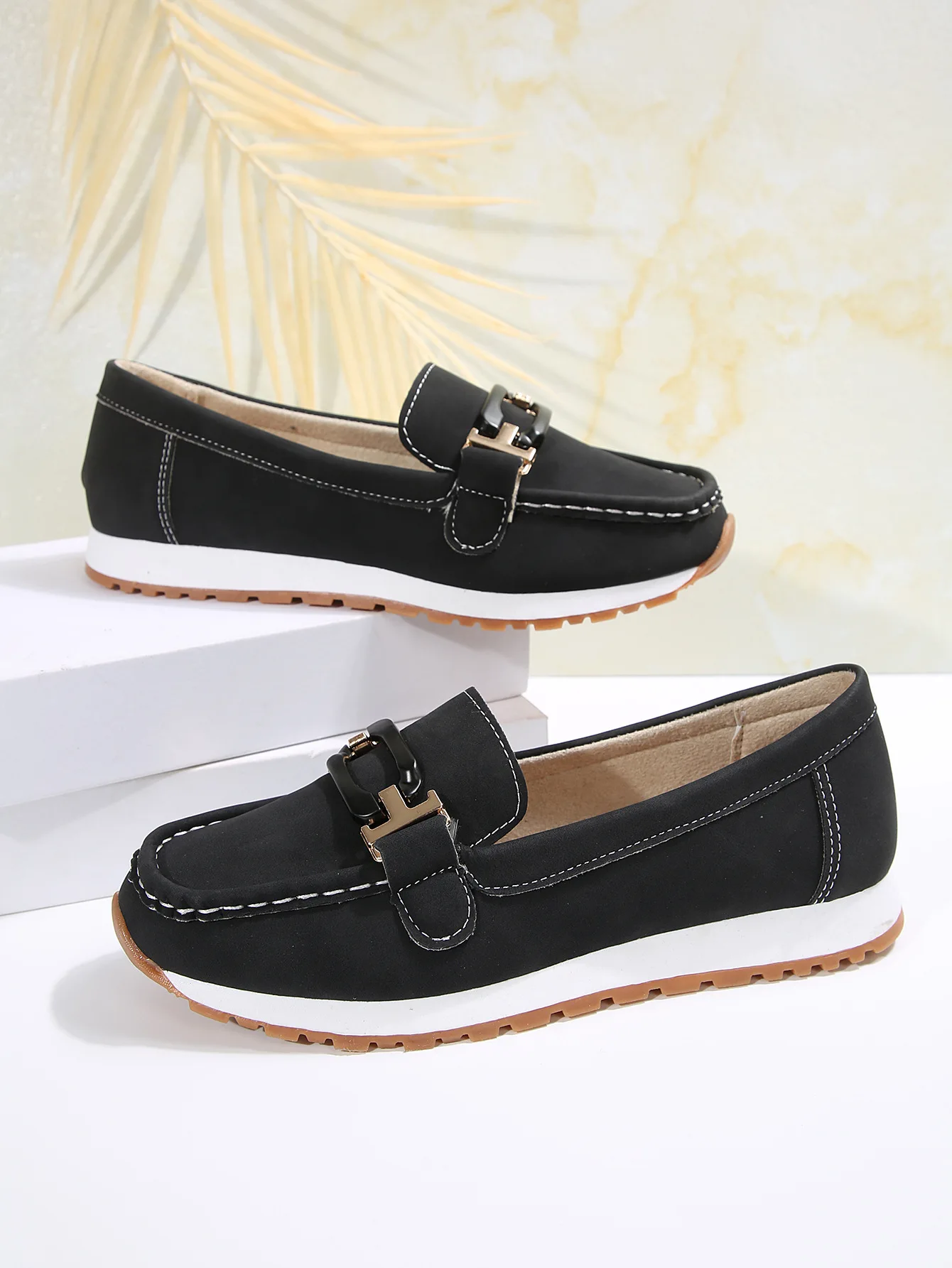 Spring New Women's Buckle Low-top Casual Shoes Fashion Round-toed Vulcanized Shoes Comfortable Slip-on Women's Flat Shoes