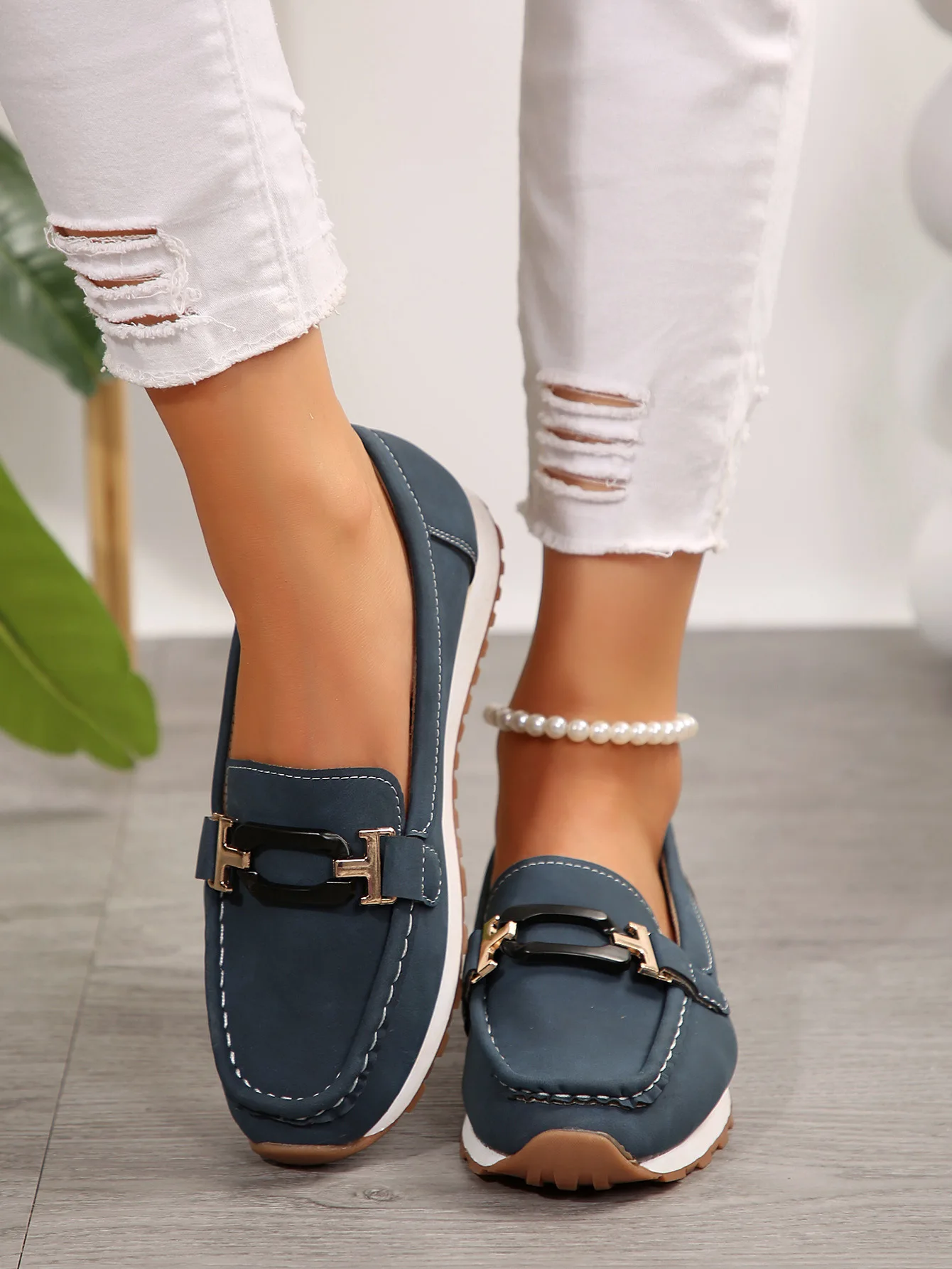 Spring New Women's Buckle Low-top Casual Shoes Fashion Round-toed Vulcanized Shoes Comfortable Slip-on Women's Flat Shoes