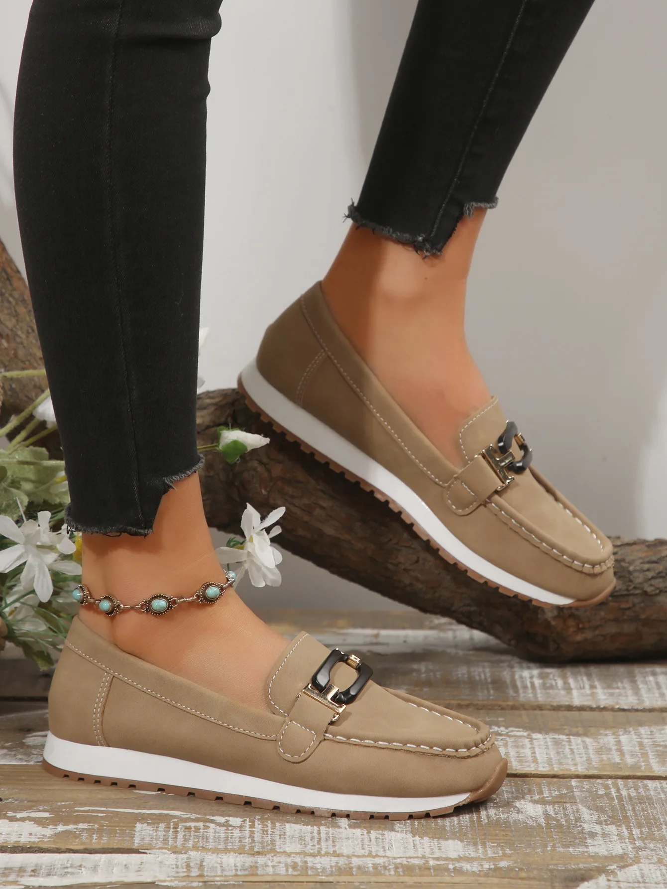 Spring New Women's Buckle Low-top Casual Shoes Fashion Round-toed Vulcanized Shoes Comfortable Slip-on Women's Flat Shoes