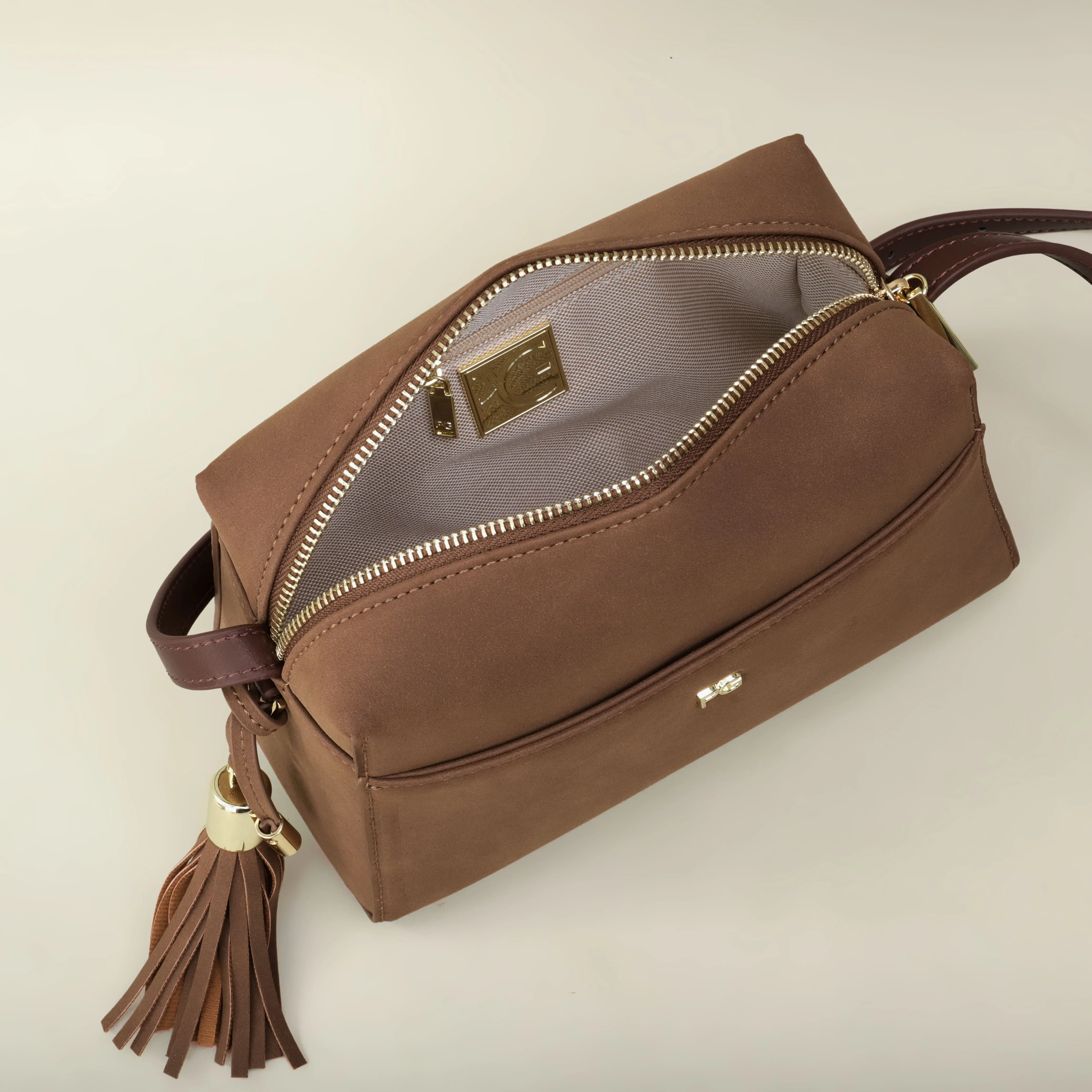 PG Lightweight Fall Classic 2026 Fashion Design Slash Bag High-End Minimalist Elegant Women's Classic Design Crossbody Bag