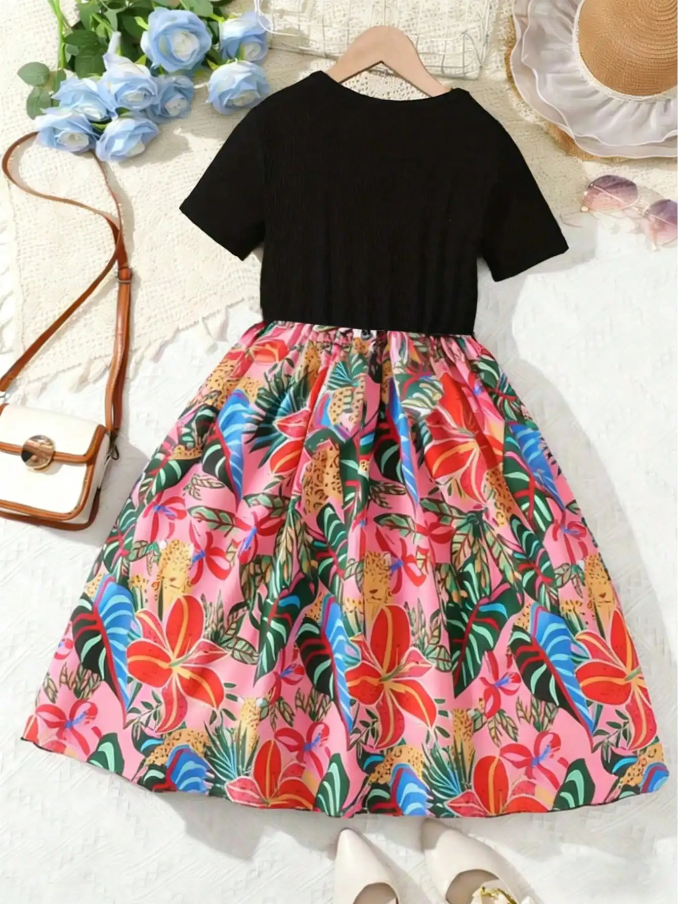 2026 Casual Sweet Girl Patchwork Floral Short-Sleeved Dress, Solid Color Round Neck Top, Summer Casual Floral Dress Gift