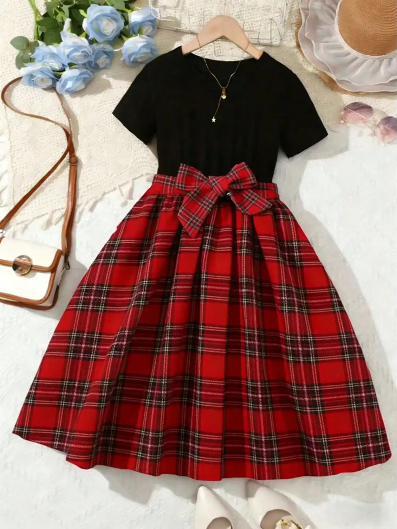 2026 Casual Sweet Girl Patchwork Floral Short-Sleeved Dress, Solid Color Round Neck Top, Summer Casual Floral Dress Gift