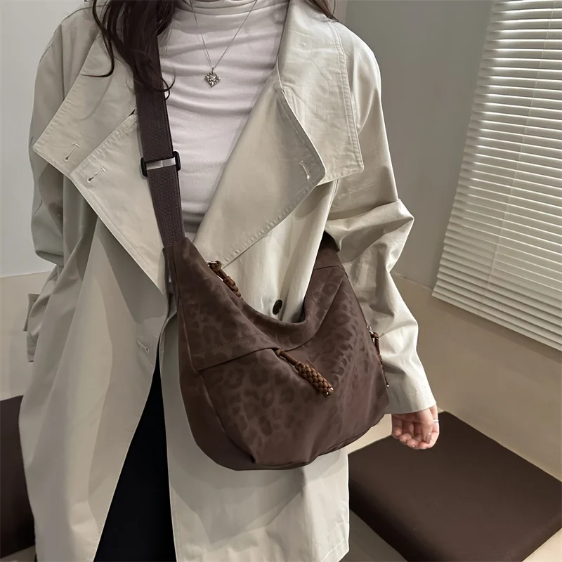 1pc Leopard Print Crossbody Bag for Women, Trendy Casual Shoulder Purse with Adjustable Strap, Fashionable Zipper Pocket Purse