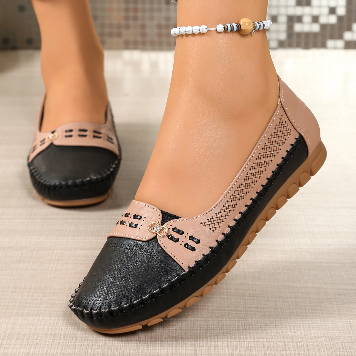 goreyodoly Women Slip On Loafers Wide Fit Comfortable Flats Lightweight Breathable Colorblock Shoes Chain Detail Durable Rubber