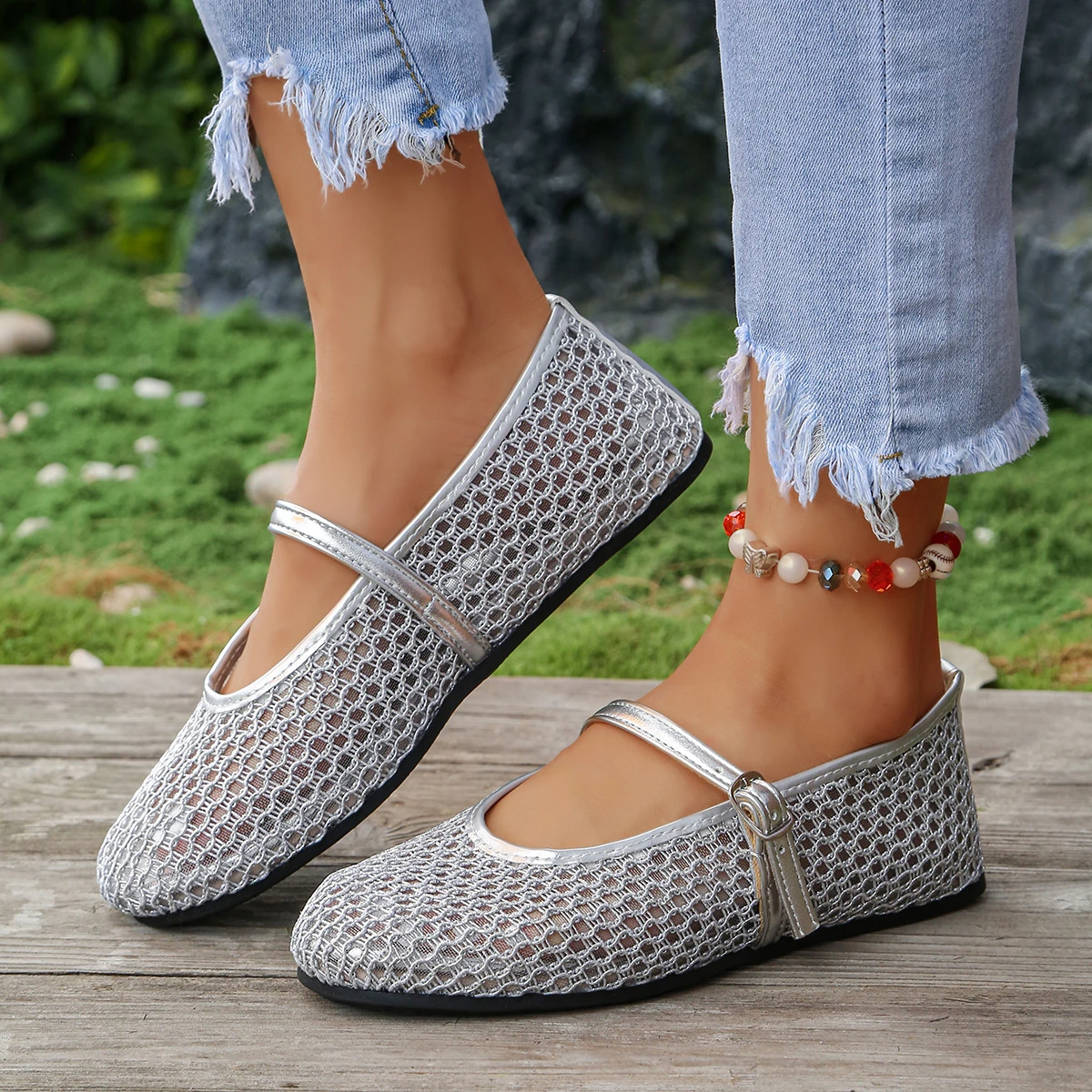 2026 Summer Designer Cosy Mesh Heels Women Flat Shoes Fashion Round Toe Buckle Strap Casual Outdoor Dress Sandals