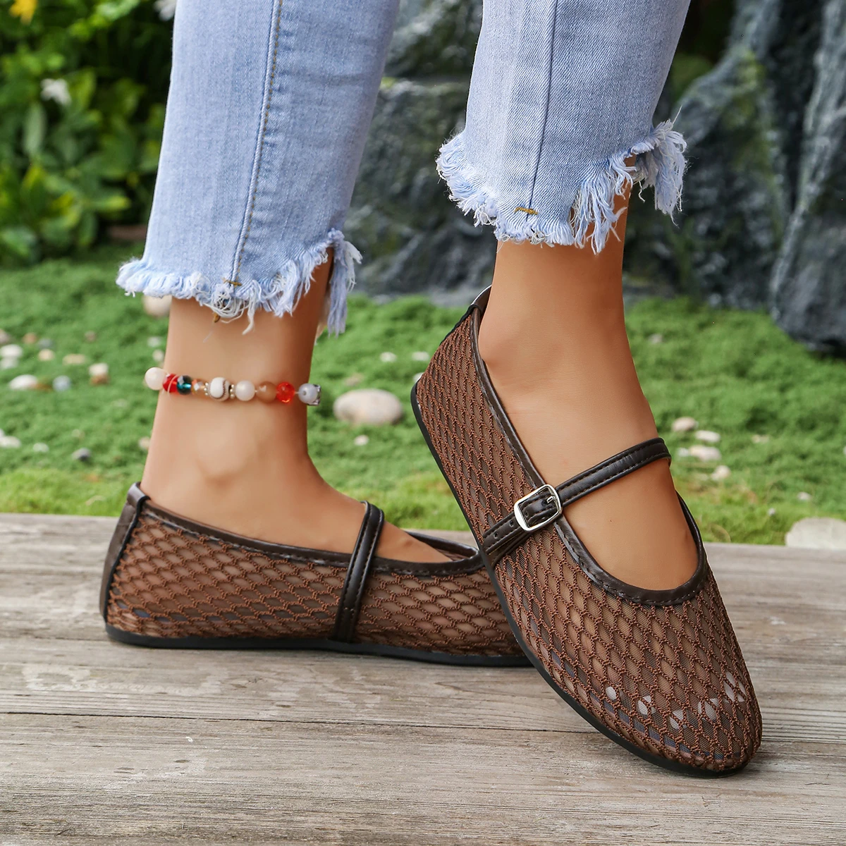 2026 Summer Designer Cosy Mesh Heels Women Flat Shoes Fashion Round Toe Buckle Strap Casual Outdoor Dress Sandals