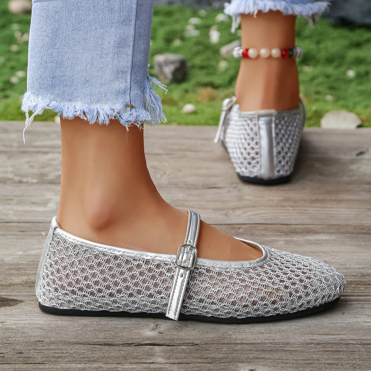 2026 Summer Designer Cosy Mesh Heels Women Flat Shoes Fashion Round Toe Buckle Strap Casual Outdoor Dress Sandals