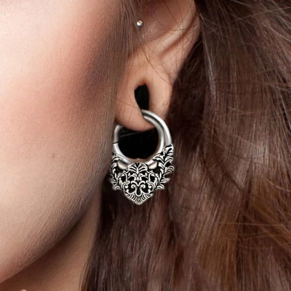 Casvort 2PCS Stainless Steel Ear Weights Hanger for Pierced Ears 4G 5mm Magnetic Clicker Ear Gauges Vintage Flower Vines Pattern