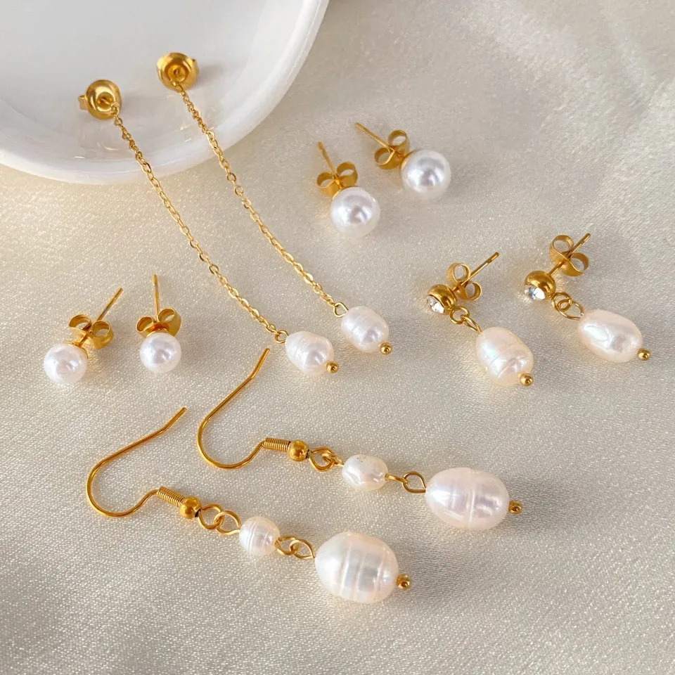 Luxury Pearl Hoop Earrings Minimalist 18K Gold Plated Pearl Charms Earrings for Girls Trendy Anniversary Birthday Jewelry Gift