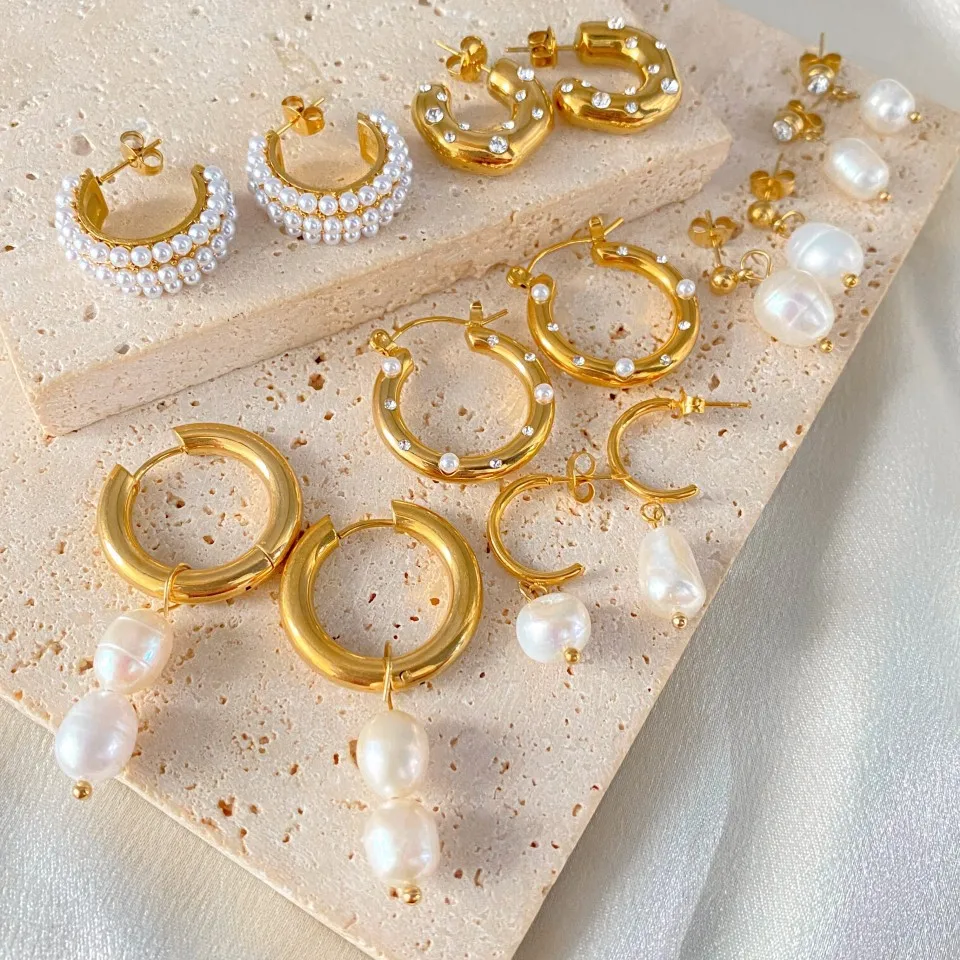 Luxury Pearl Hoop Earrings Minimalist 18K Gold Plated Pearl Charms Earrings for Girls Trendy Anniversary Birthday Jewelry Gift